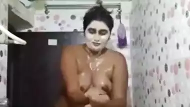 Swathi Naidu New Bathing Video