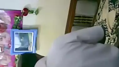 Desi aunty fucking quick