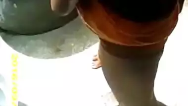 Desi Girl Bathing RECORDED on Spy Cam