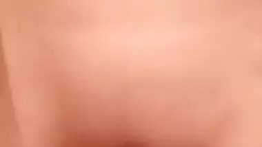 Desi Cute girl showing