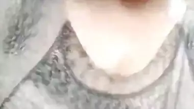 Paki Sexy Girl Showing Boobs (update