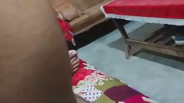 Naked girl from Ayodhya gives a handjob to her stepbrother