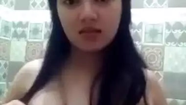 Desi cute girl show her nude body