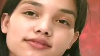 Nude Indian girls flaunting their assets to the cam