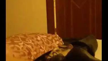 Indian air hostess fucked by co-pilot in her house mms