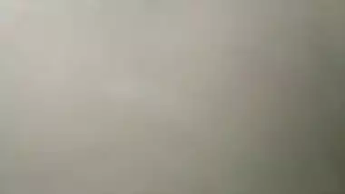 Mature Mumbai slum Bhabhi sex with young guy video MMS