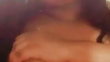 Desi divorced bhabhi showing big boobs to lover