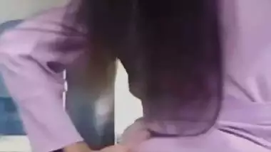 Srilankan girl showing boobs and ass in tuition class
