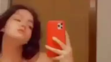 Sexy GF nude pics and viral nude videos spread